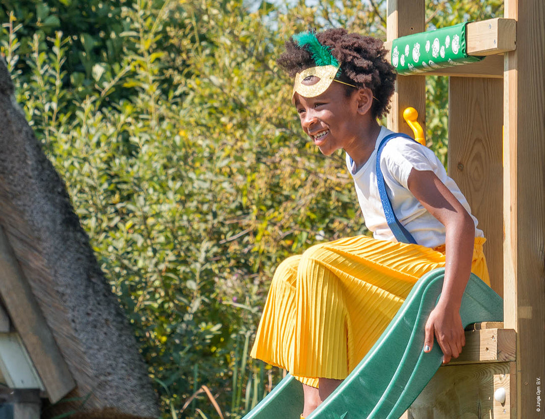 Jungle Resort | Tower playhouse with swings & climbing net